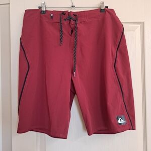 Quiksilver Men's Red Swim Shorts Size 32
